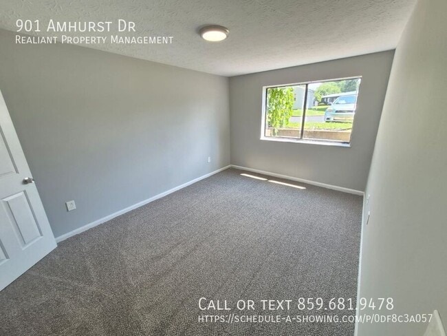 Building Photo - 901 Amhurst Dr