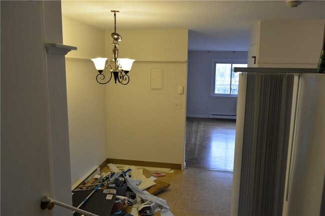 Building Photo - 145 Magnolia St