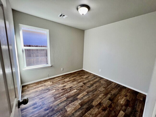 Building Photo - Well-maintained 3-bedroom, 2-bath single-story home built in 2016.