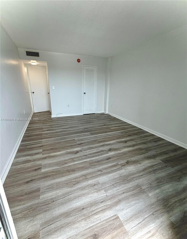 Building Photo - 8000 Harding Ave