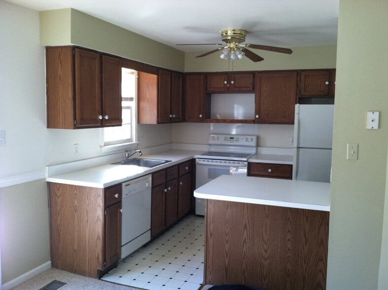 Building Photo - 406 Tinker Dr