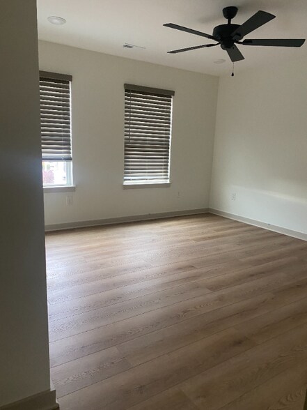 Building Photo - 311 W Broad St