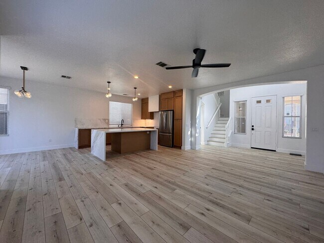 Building Photo - Stylish Renovated Home with Garage & Priva...