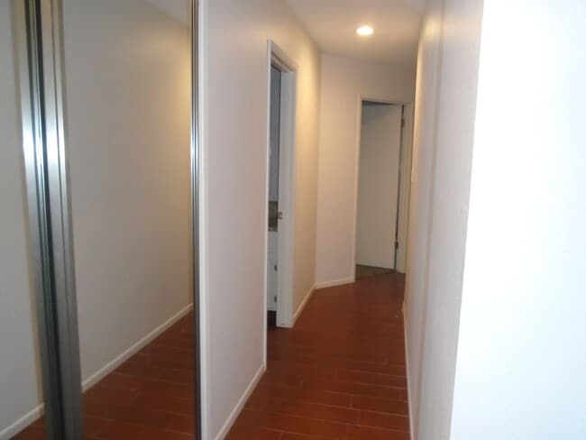 Building Photo - GORGEOUS IN THE OAKS !!!