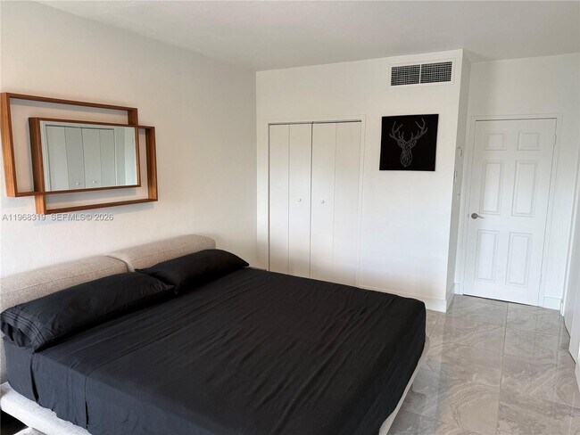 Building Photo - 880 NE 69th St