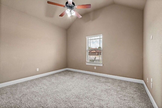 Building Photo - 4301 SW Beech Ln