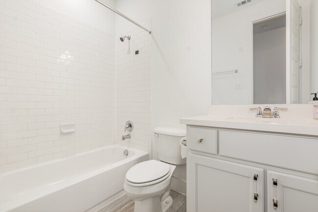 Building Photo - 1329 Pleasant Knoll Trl