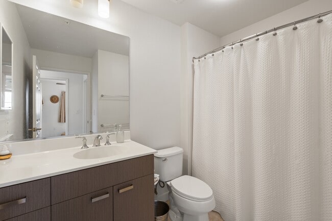 Building Photo - 51 Kihalani St