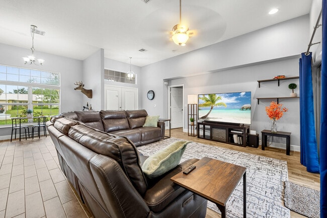 Building Photo - 1280 SW Kalevala Dr