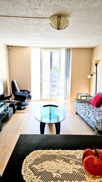 Building Photo - 16851 NE 23rd Ave