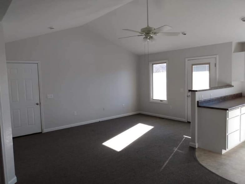 Building Photo - 85 Co Rd 125