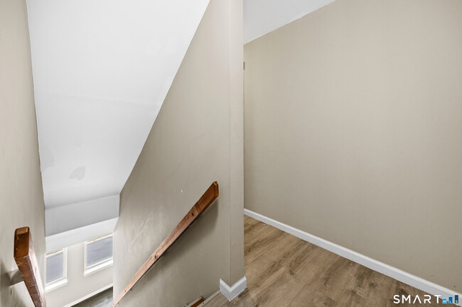 Building Photo - 70 Center St