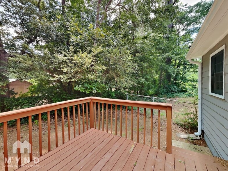 Building Photo - 258 Cove Rd