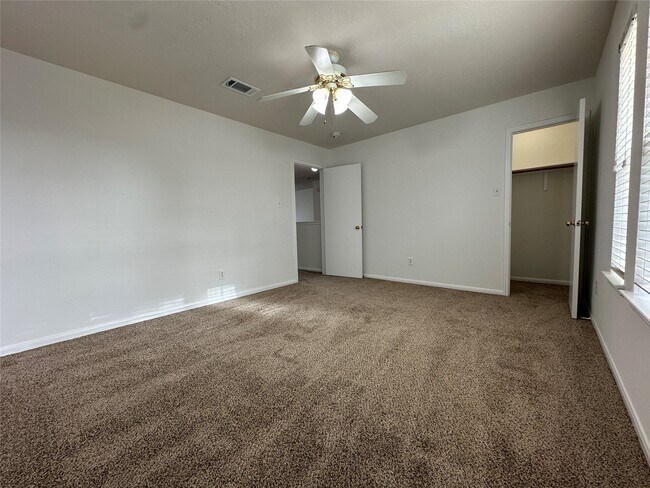 Building Photo - 16030 Clayton Green Dr