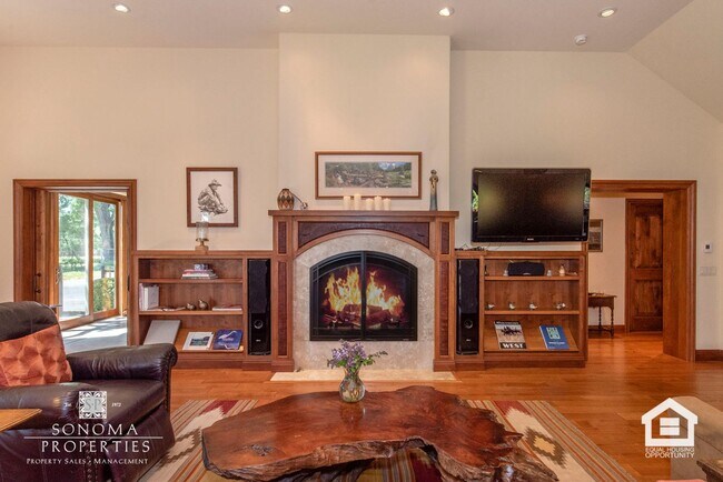 Building Photo - Stunning 4 Bedroom / 2 Bathroom Home Surrounded by Vineyards & Breathtaking Views