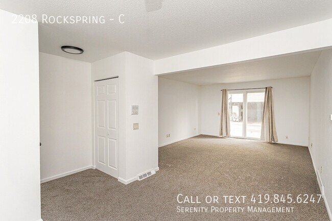 Building Photo - 2208 Rockspring-C