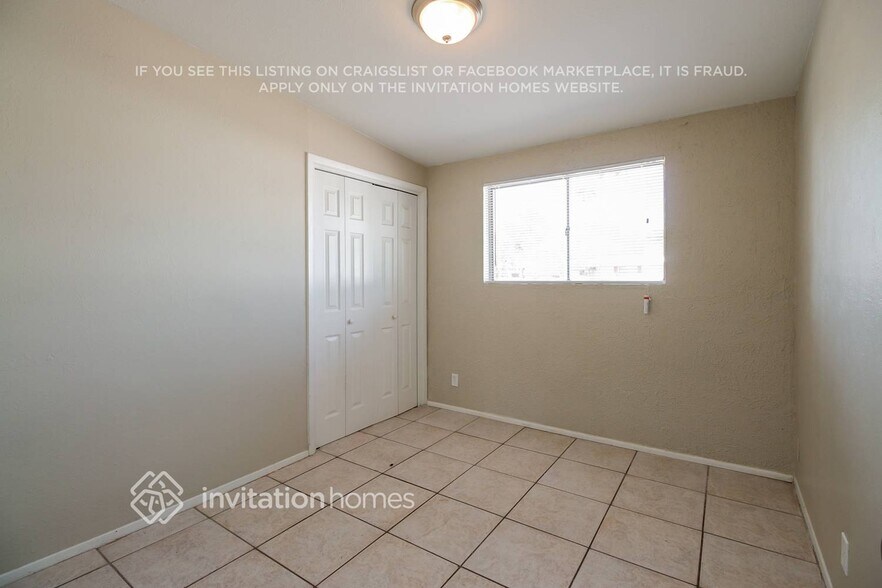 Building Photo - 449 S Stewart