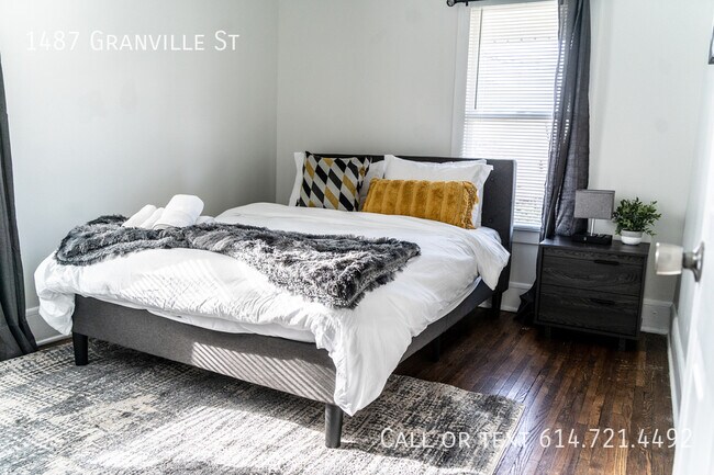 Building Photo - 1487 Granville St