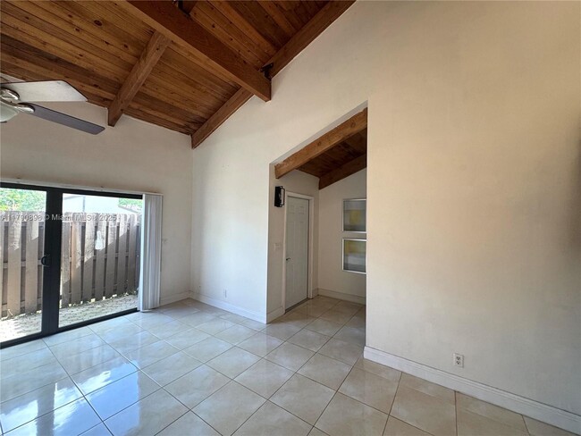 Building Photo - 8115 SW 21st Ct