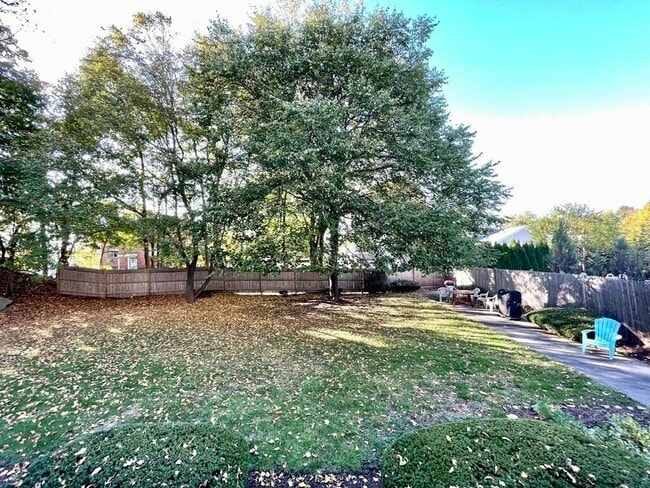 Building Photo - 308 Quarry St