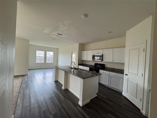 Building Photo - 10341 Castle Lyons Ln