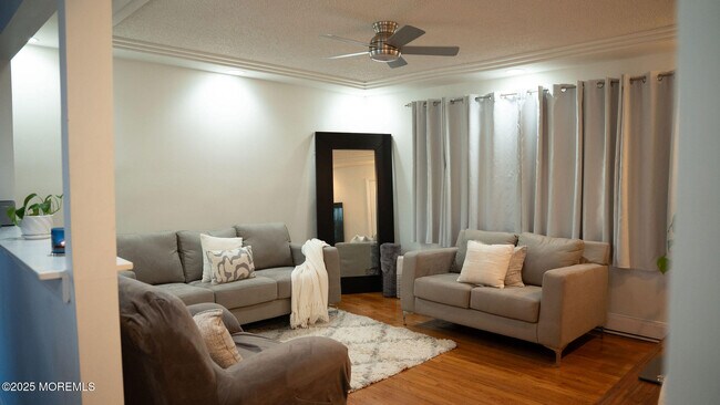 Building Photo - 73 Maple Ave