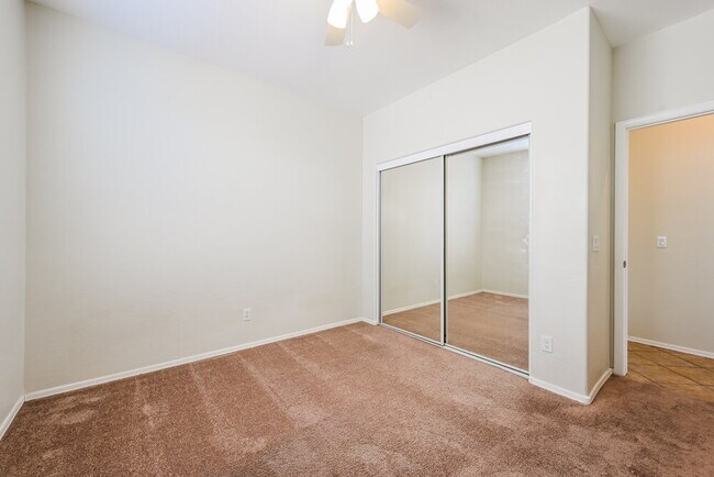 Building Photo - 2621 W Medinah Way