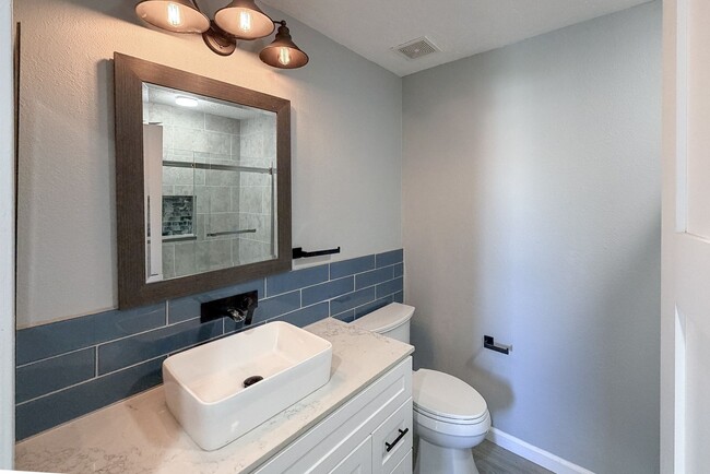 Building Photo - 4950 Nautilus St