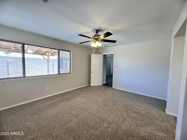 Building Photo - 9138 W Ross Ave