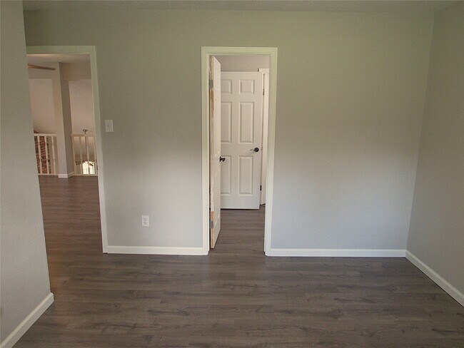 Building Photo - 3311 Golden Willow Dr