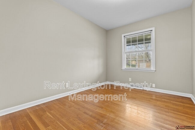 Building Photo - 1036 Whitehall Pl