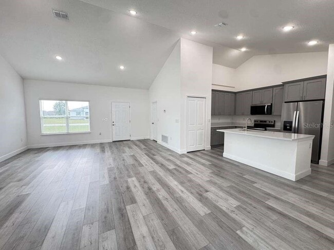 Building Photo - 13376 SW 49th Ave