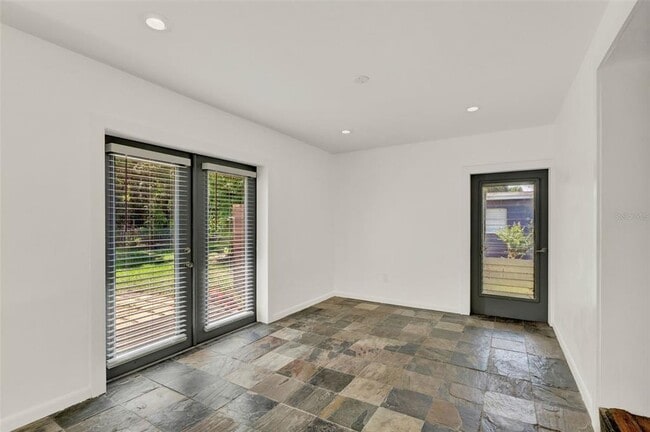 Building Photo - 3345 Lila Dr