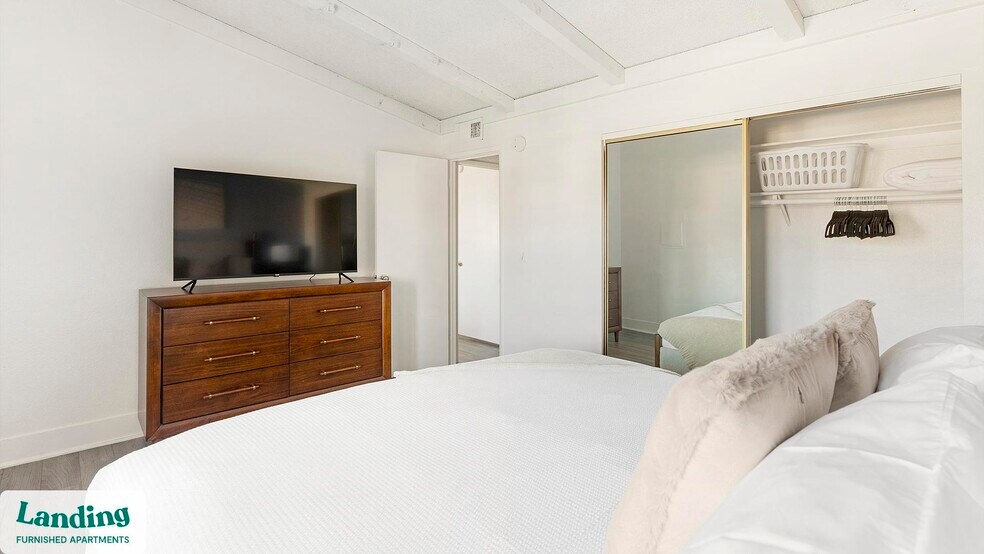 Building Photo - 5272 Tamarus St