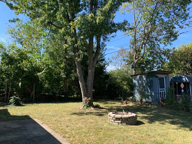 Building Photo - 3849 Wem Dr