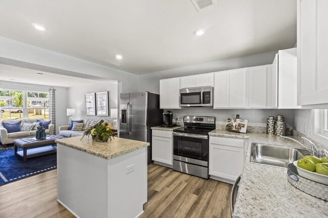 Building Photo - Modern End-Unit 3 BD/2.5 BA Greenville Tow...