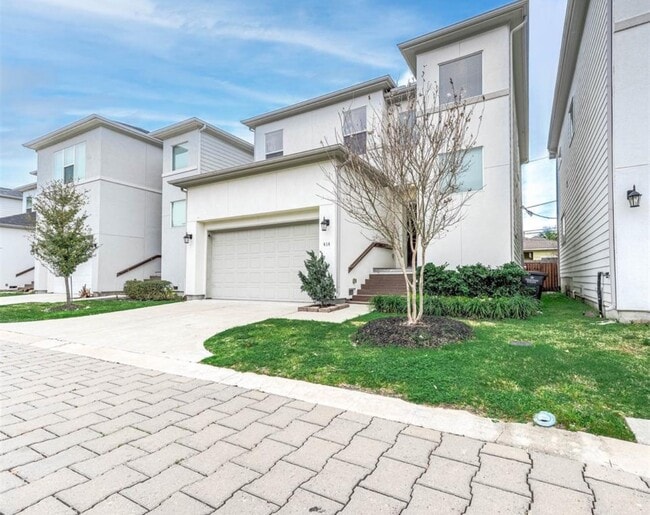 Building Photo - 414 Yale Oaks Ln