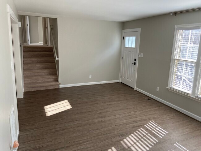 Building Photo - 1124 Theresa Ct