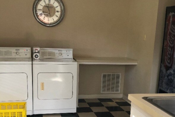 Building Photo - 213 Bendel Rd