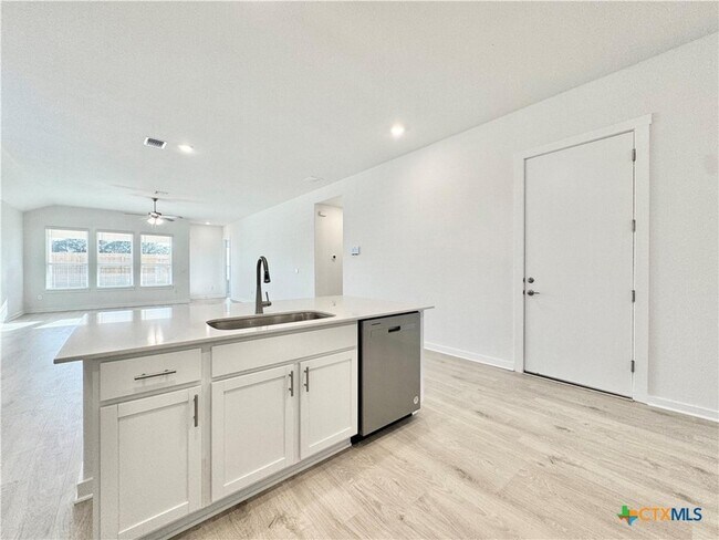 Building Photo - 329 Tinto St