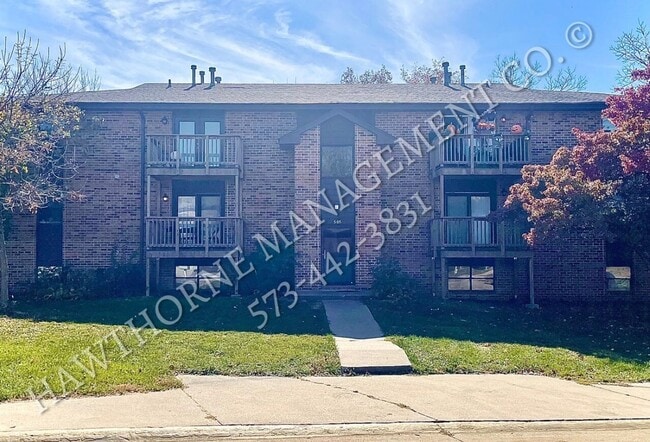Building Photo - 2 Bedroom Condo in Rear of Complex