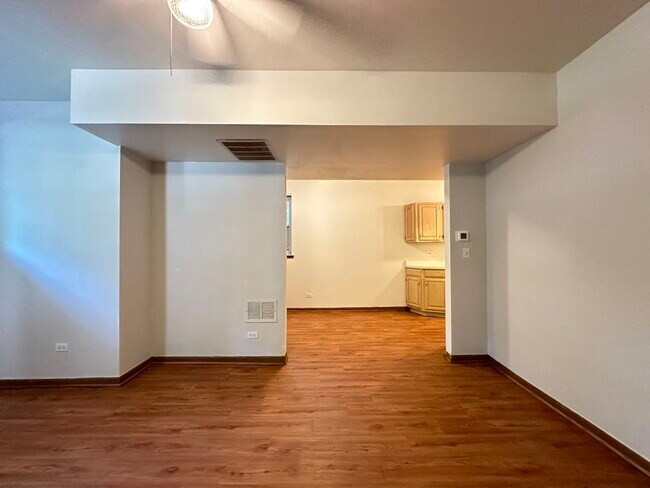 Building Photo - 3832 N Fremont St