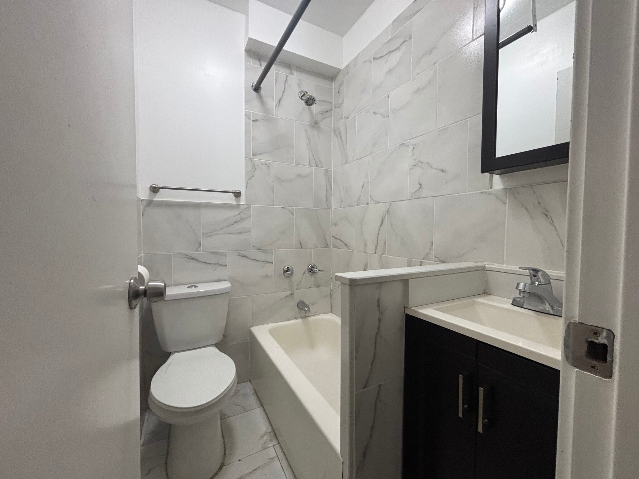 Building Photo - 220 51st St