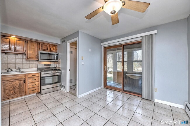 Building Photo - 1 Cora St