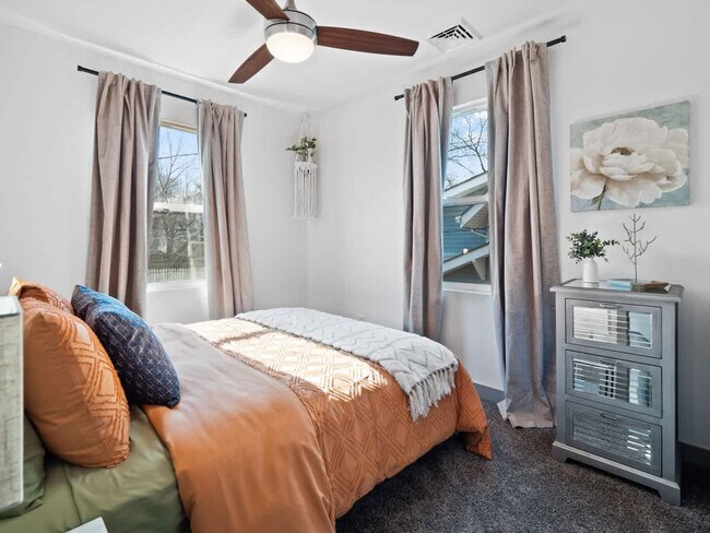 Building Photo - 432 N Firestone Blvd