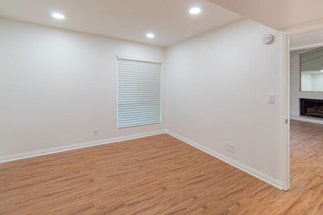 Building Photo - Recently Remodeled 3 Bedroom - Two Story B...