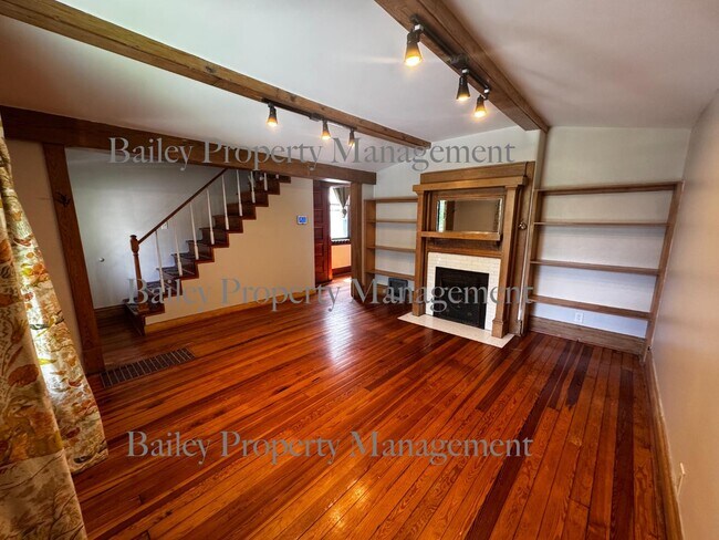 Building Photo - 1823 Stevens Ave