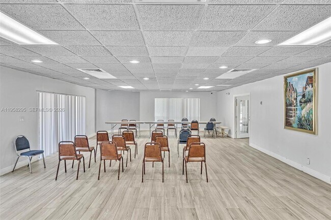 Building Photo - 9487 W McNab Rd