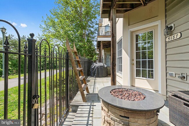 Building Photo - 5187 Brawner Pl