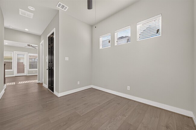 Building Photo - 8802 Hollister Pine Ct